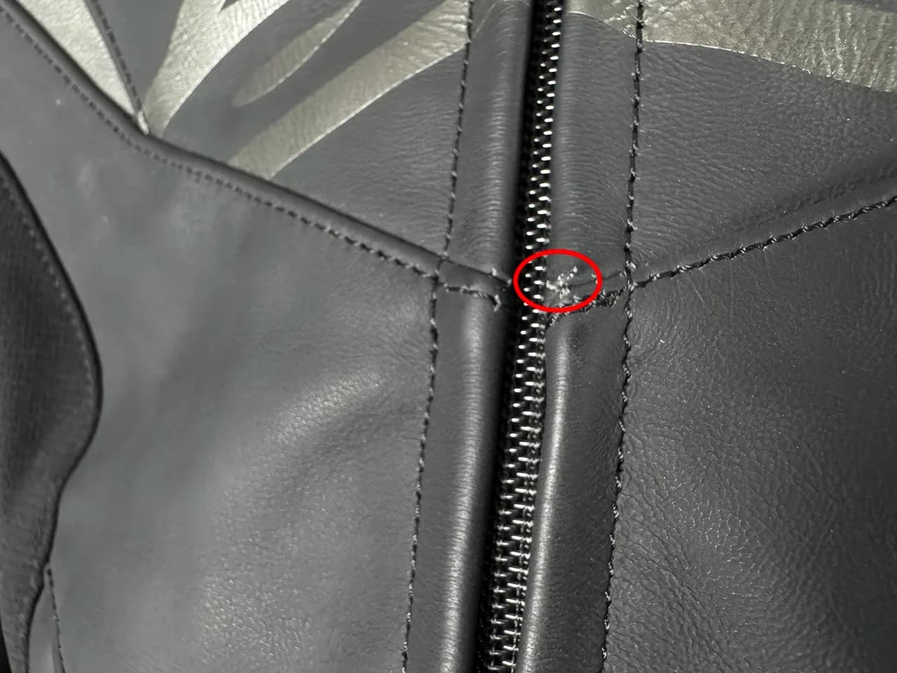 Жіночий мотокомбінезон Alpinestars Stella GP Plus — ознаки користування — фото 2