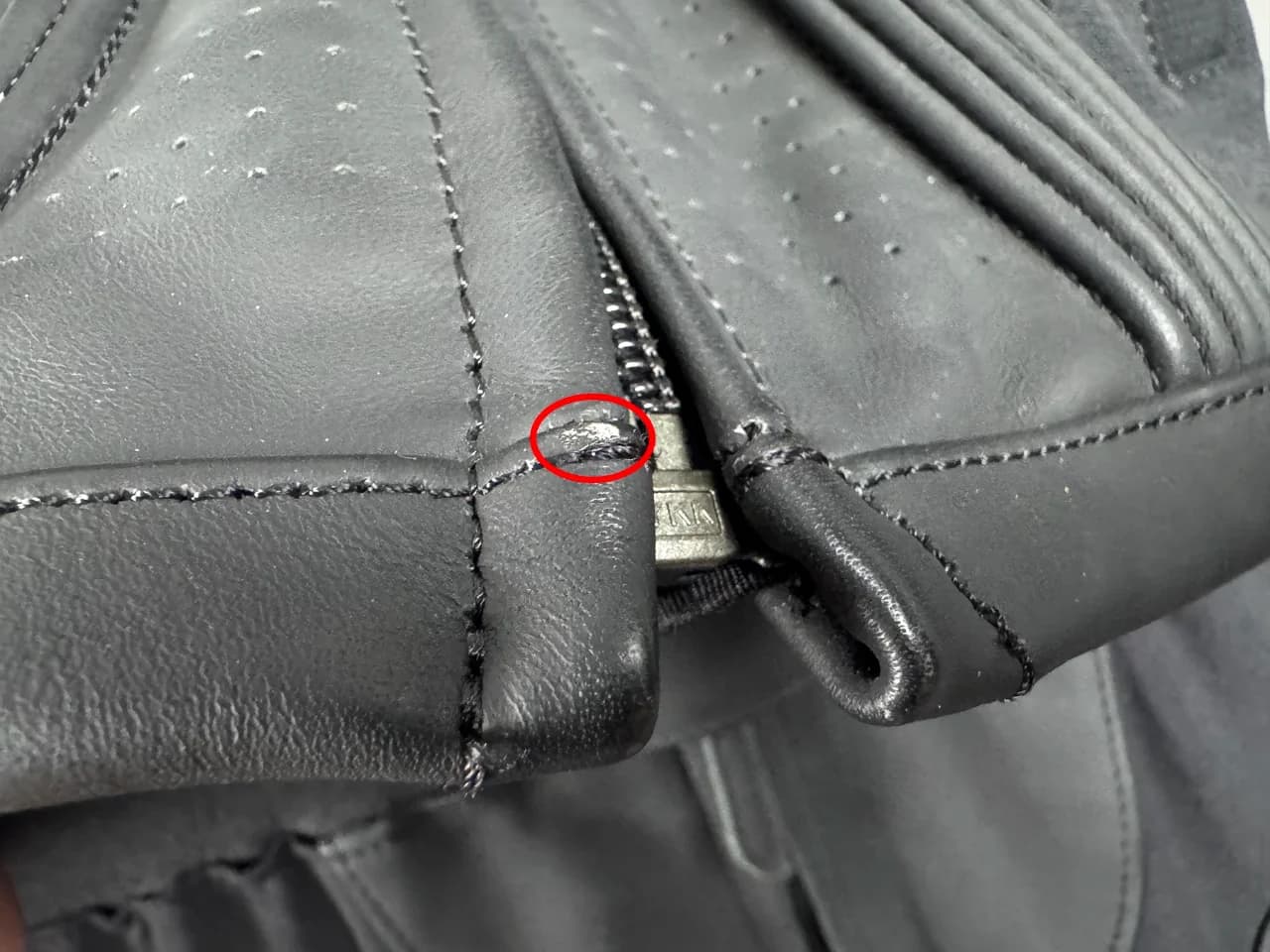 Жіночий мотокомбінезон Alpinestars Stella GP Plus — ознаки користування — фото 1